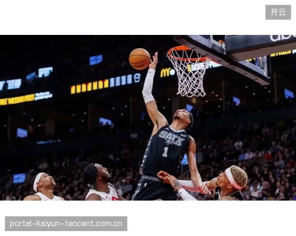 历史首人诞生！文班单场35+10+5助+5帽+5三分改写NBA纪录